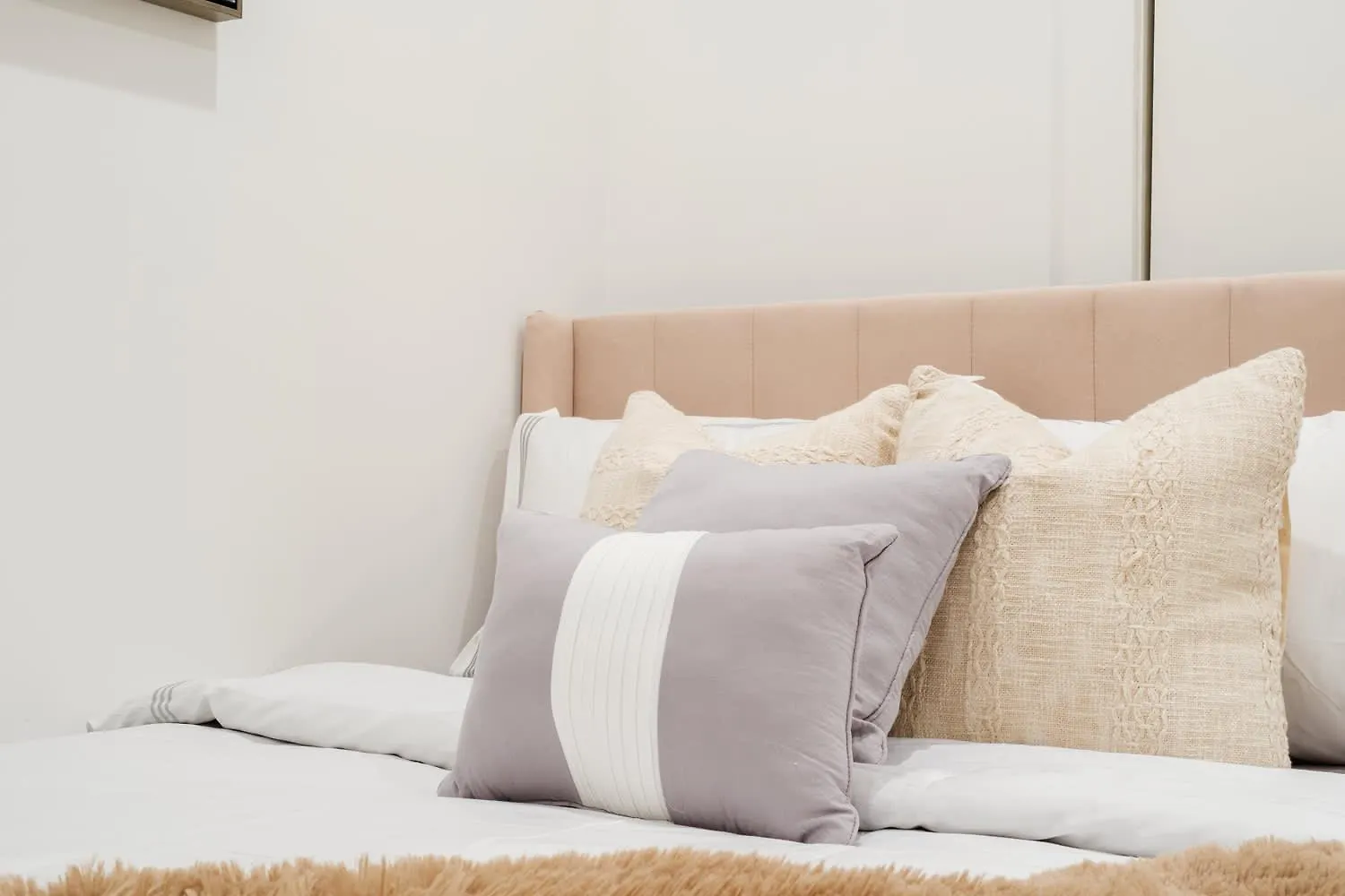 뉴욕 1288-4R Newly Furnished Prime Ues 2Br 아파트