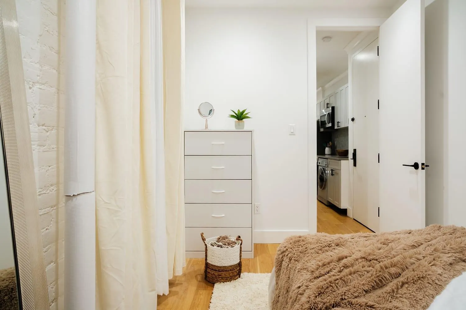 뉴욕 1288-4R Newly Furnished Prime Ues 2Br 아파트