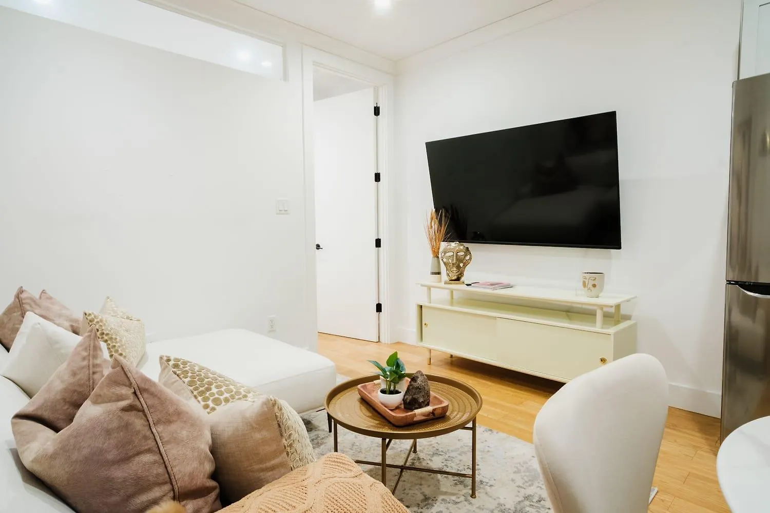 뉴욕 1288-4R Newly Furnished Prime Ues 2Br 아파트