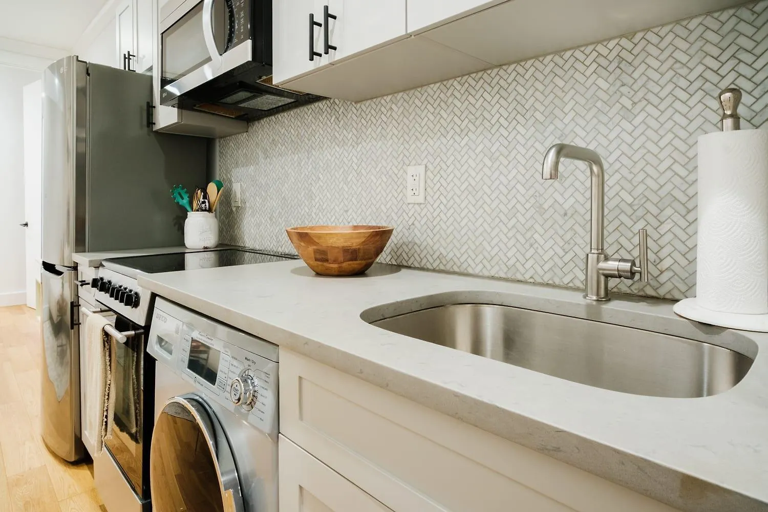 뉴욕 1288-4R Newly Furnished Prime Ues 2Br 아파트